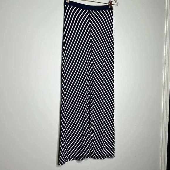 Max Studio Blue & White stripped Maxi skirt - Picture 5 of 8